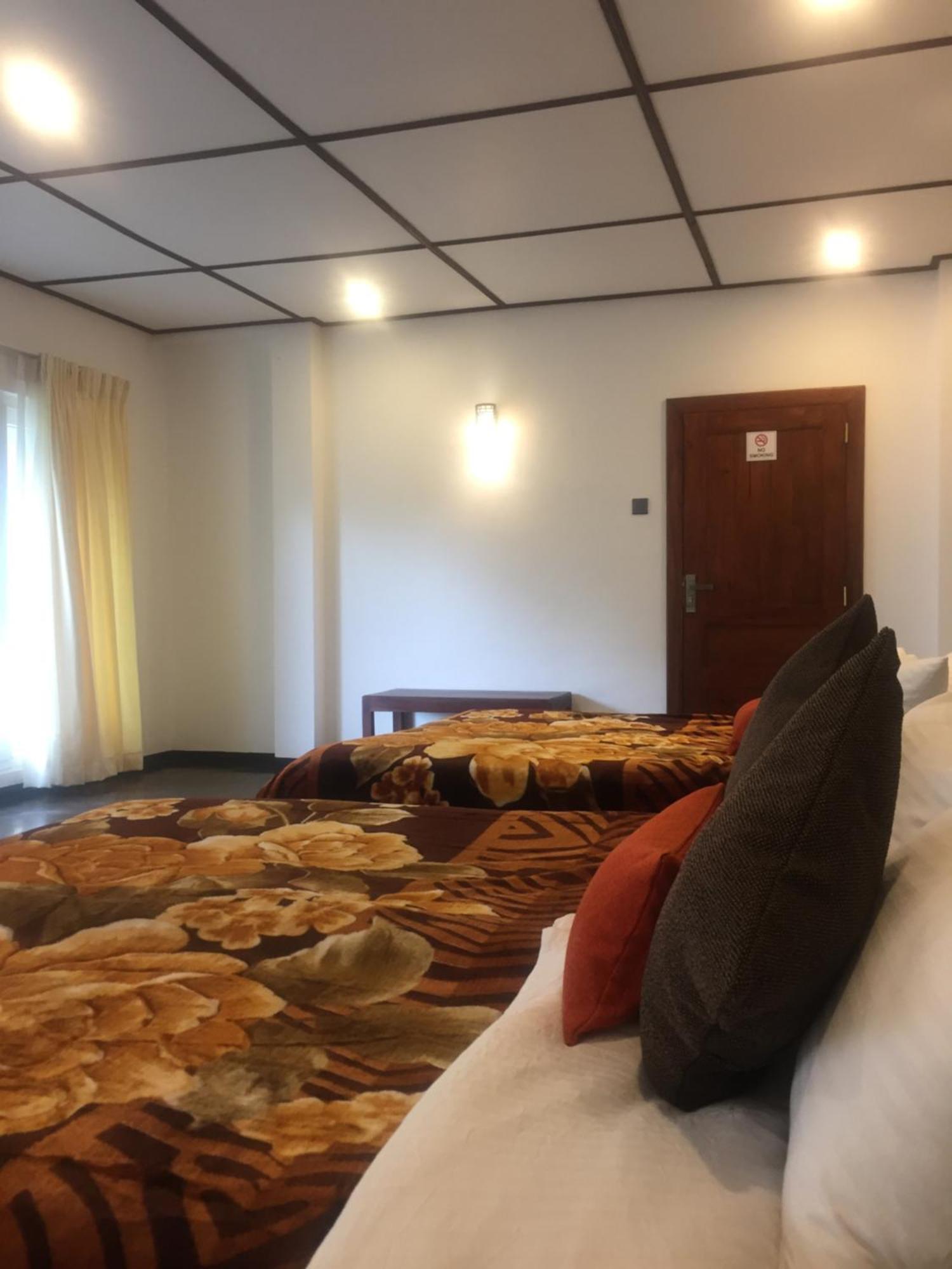 Hotel Suriya Guest Nuwara Eliya Esterno foto