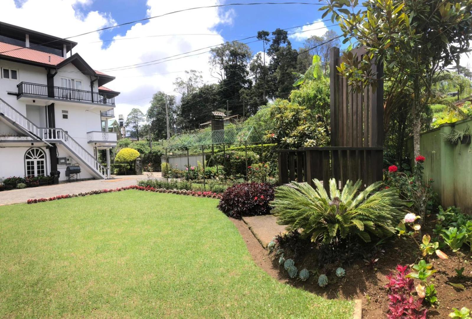 Hotel Suriya Guest Nuwara Eliya Esterno foto